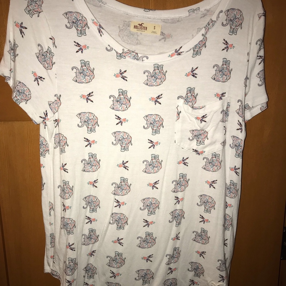 Hollister t shirt